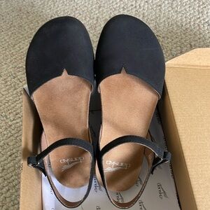 One pair of Dansko Rowan Black Shoes Size 37